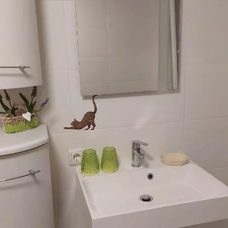 Eleni Apartment *